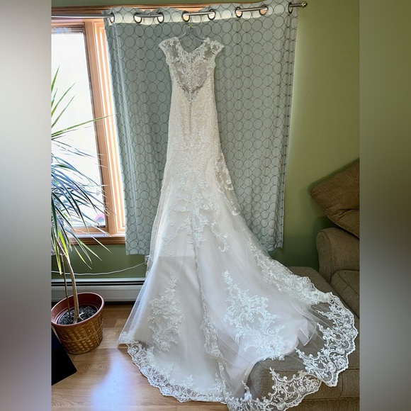 Wedding Dress BRAND NEW - Picture 1 of 9